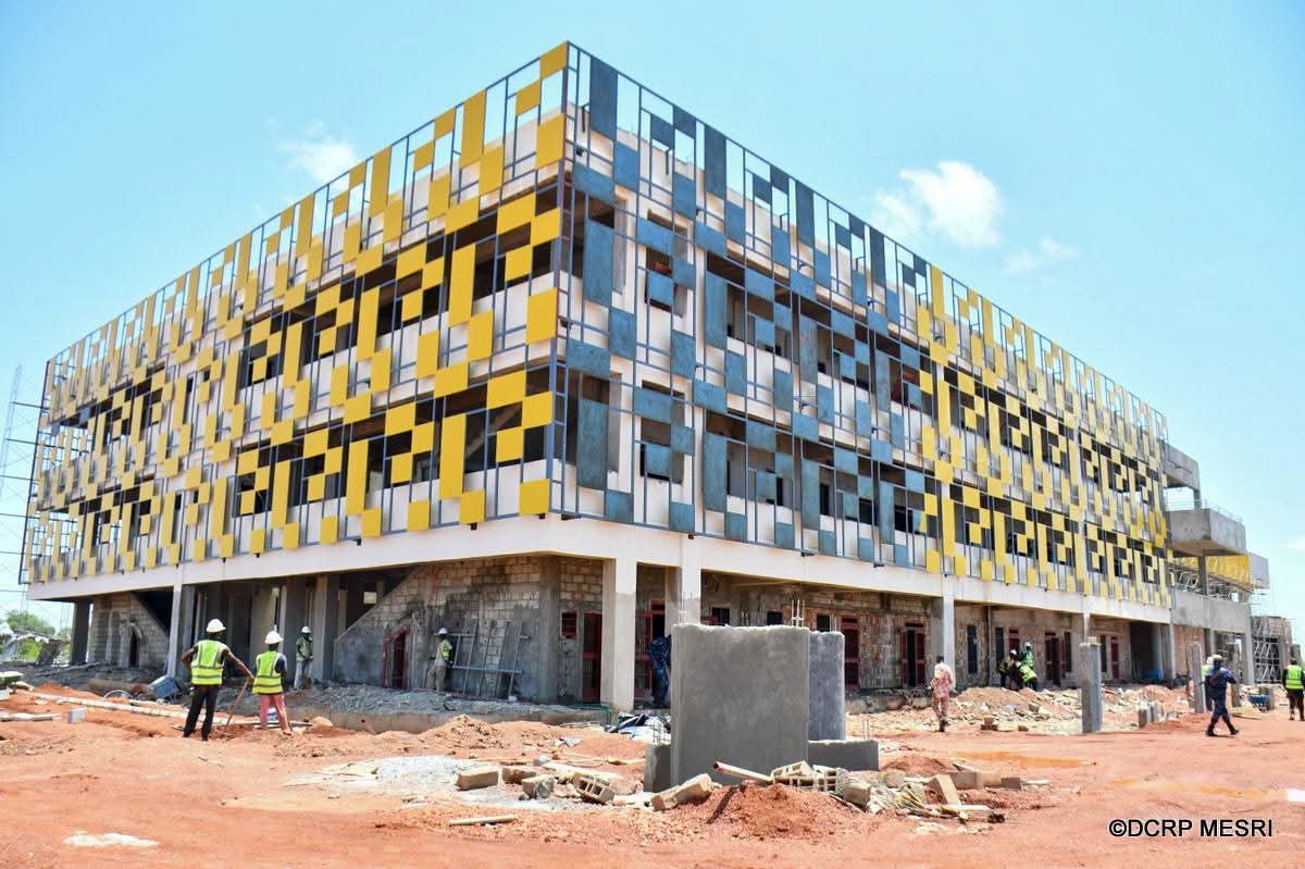 Université Lédéa Bernard Ouédraogo : le chantier du complexe pédagogique atteint un taux d’exécution de 84 %